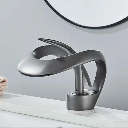 StylishMix Luxe Zwarte Messing Dekgemonteerde Wastafelkraan met Waterval Uitloop